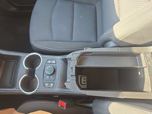 Used 2024 GMC Terrain SLE w/ Driver Convenience Package AWD/4WD image 26