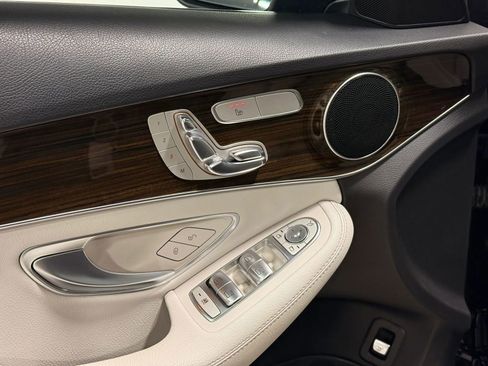 Used 2018 Mercedes-Benz C 300 4MATIC Sedan image 11