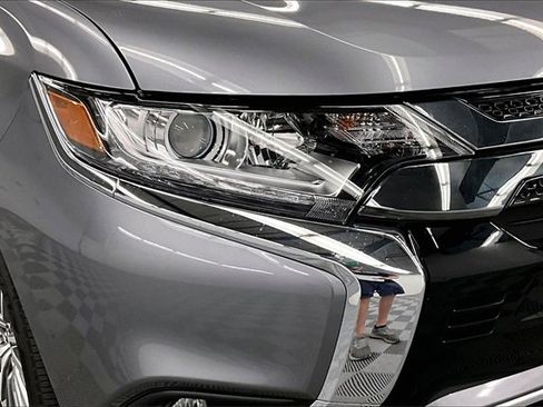 Used 2022 Mitsubishi Outlander SEL image 28