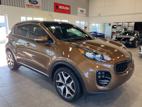Used 2017 Kia Sportage SX image 3