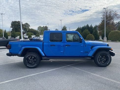 New 2025 Jeep Gladiator Sport image 9