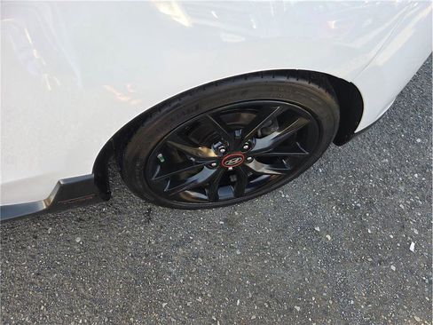 Used 2019 Hyundai Veloster Turbo R-Spec image 12