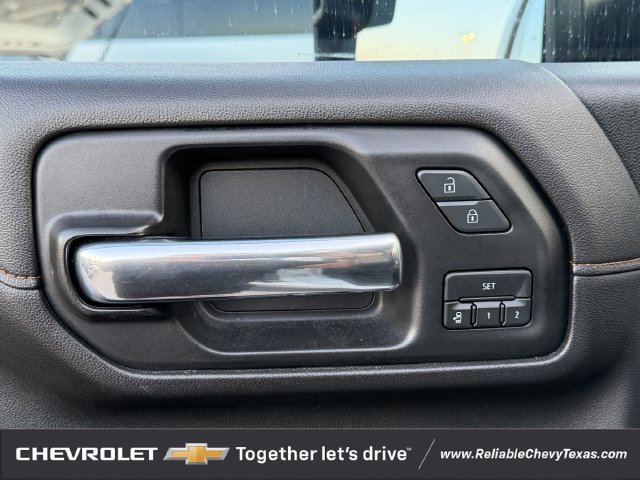 Used 2020 GMC Sierra 3500 AT4 w/ AT4 Preferred Package AWD/4WD image 31