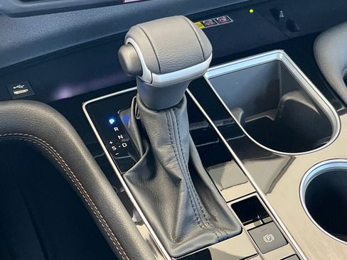 New 2026 Toyota Sienna Platinum AWD/4WD image 24