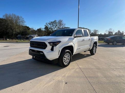 New 2026 Toyota Tacoma SR5 image 3