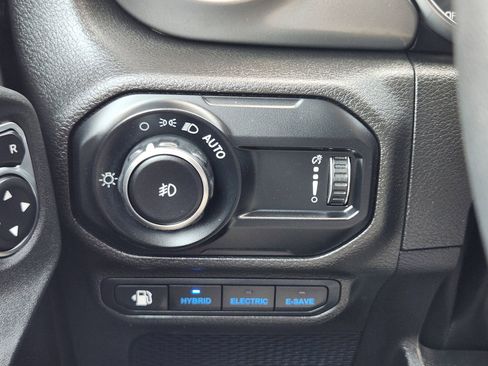 Used 2023 Jeep Wrangler Unlimited w/ Cold Weather Group AWD/4WD image 23