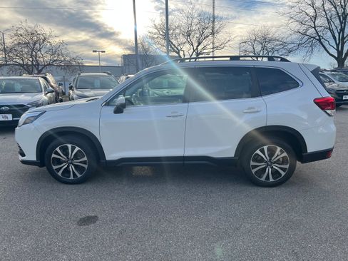 Certified 2022 Subaru Forester Limited image 4