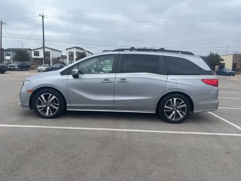 Used 2023 Honda Odyssey Touring image 2