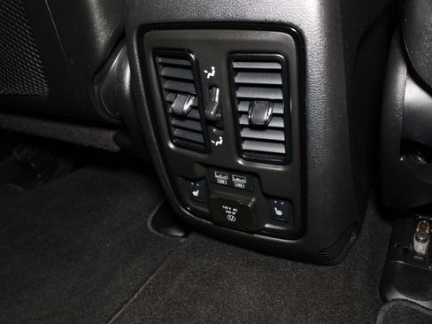 Used 2023 Dodge Durango GT RWD image 18