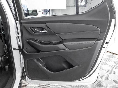 Used 2023 Chevrolet Traverse LT AWD/4WD image 41