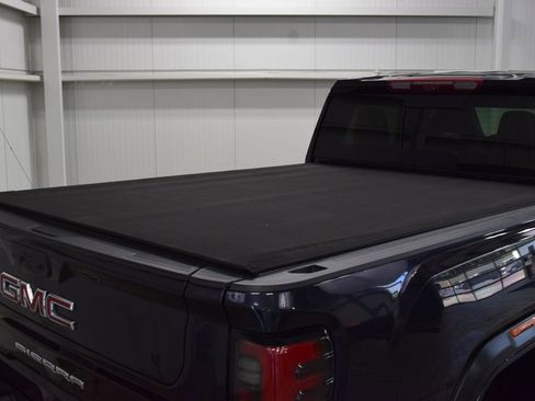 Used 2024 GMC Sierra 2500 AT4X AWD/4WD image 31