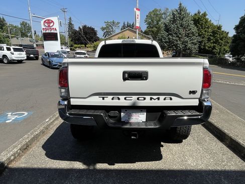 Certified 2023 Toyota Tacoma TRD Off-Road w/ Black Out Package (TMS) AWD/4WD image 6