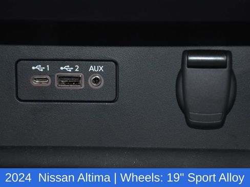 Used 2024 Nissan Altima 2.5 SR image 21