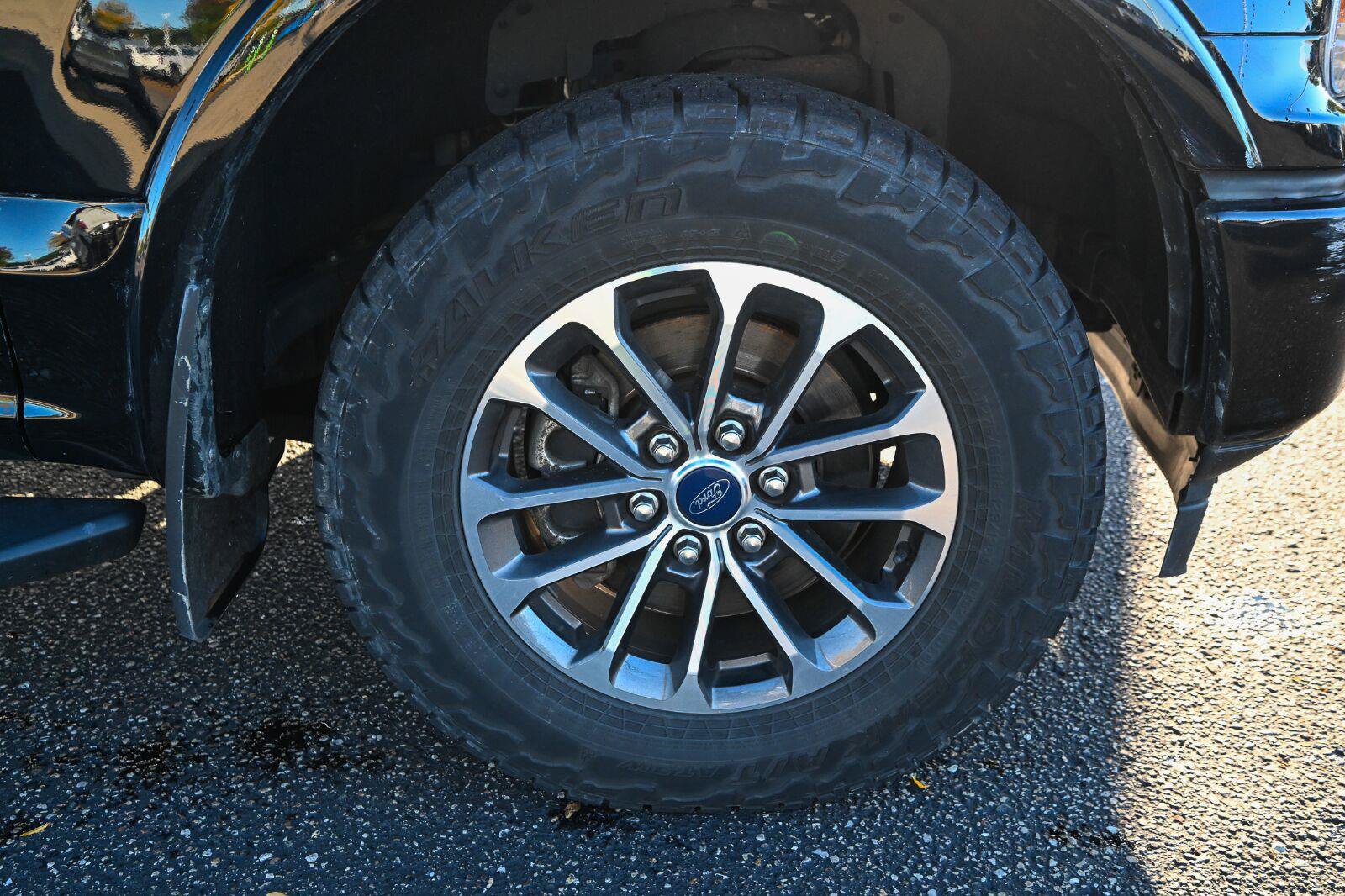 Used 2018 Ford F150 XLT w/ Equipment Group 302A Luxury AWD/4WD image 15