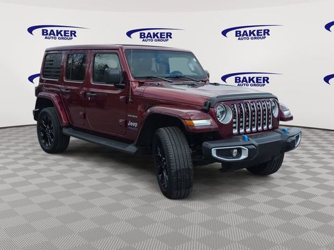 Used 2022 Jeep Wrangler Unlimited Sahara w/ Cold Weather Group image 5