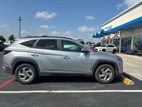 Used 2022 Hyundai Tucson SEL FWD image 3