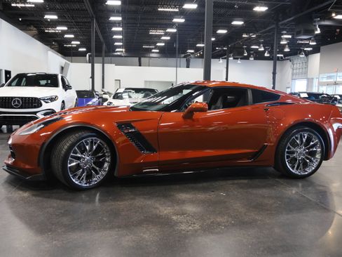Used 2016 Chevrolet Corvette Z06 w/ 3LZ Preferred Equipment Group RWD image 9