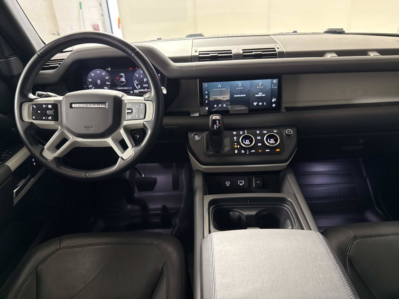 Used 2024 Land Rover Defender 110 S AWD/4WD image 15