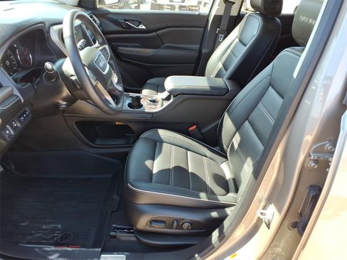 Used 2022 GMC Acadia Denali w/ Denali Ultimate Package image 16