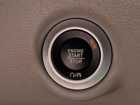 Certified 2023 Chrysler Pacifica Touring-L FWD image 25