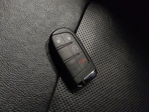 Used 2018 Jeep Compass Limited AWD/4WD image 32