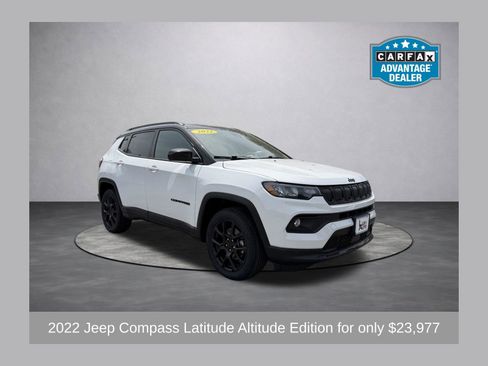 Used 2022 Jeep Compass Latitude w/ Sun and Sound Group AWD/4WD image 1