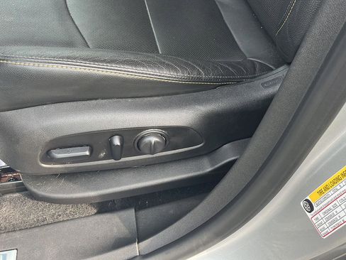 Used 2019 Chevrolet Equinox Premier image 18