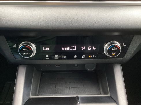 Used 2022 Mitsubishi Outlander SE image 24