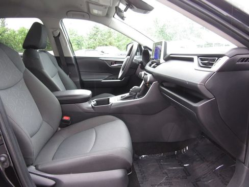 Certified 2025 Toyota RAV4 XLE AWD/4WD image 19