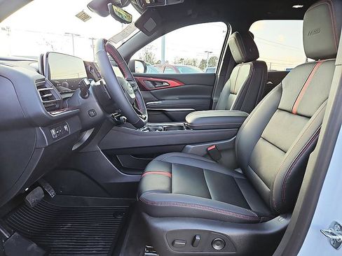 New 2026 Chevrolet Traverse RS image 9