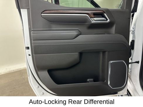 Used 2025 GMC Sierra 1500 SLT w/ SLT Premium Plus Package image 29
