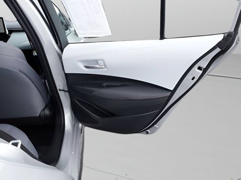 Certified 2025 Toyota Corolla SE w/ SE Premium Package FWD image 18