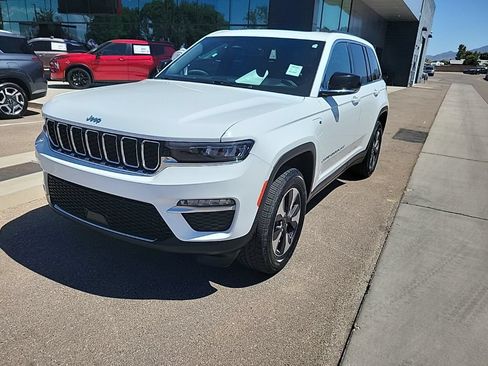 Used 2024 Jeep Grand Cherokee Limited 4xe AWD/4WD image 3