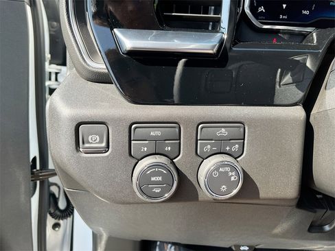 New 2025 Chevrolet Silverado 1500 LT image 18