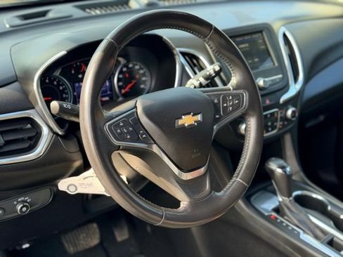 Used 2019 Chevrolet Equinox LT w/ Driver Convenience Package image 8