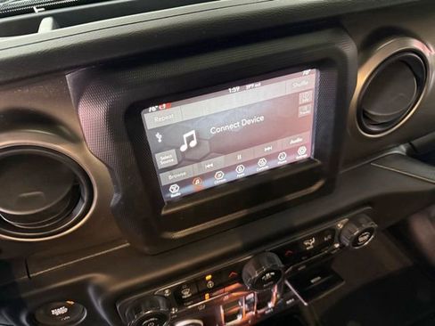 Used 2021 Jeep Wrangler Unlimited Sport image 27