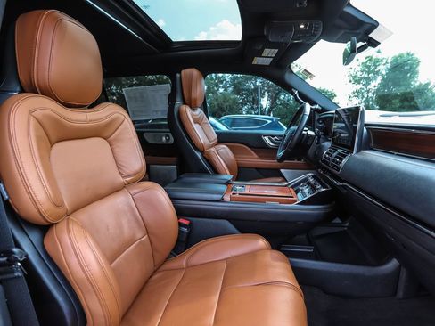 Used 2019 Lincoln Navigator Reserve AWD/4WD image 35