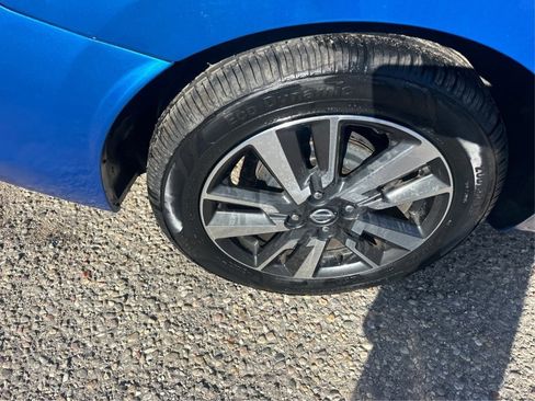 Used 2021 Nissan Versa SV image 17