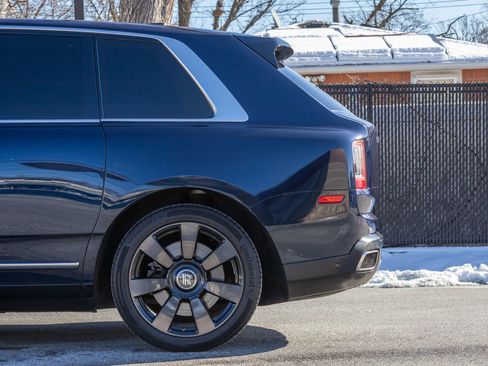 Used 2019 Rolls-Royce Cullinan Sport Utility 4D image 17