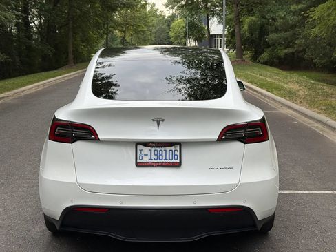 Used 2022 Tesla Model Y Long Range AWD/4WD image 6