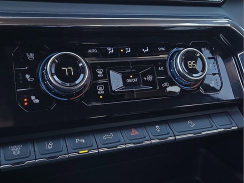 Used 2025 GMC Sierra 2500 Denali Ultimate image 14