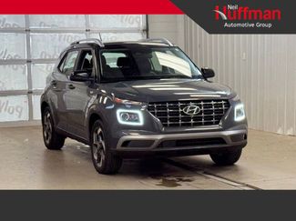 Used 2025 Hyundai Venue Limited FWD video 1