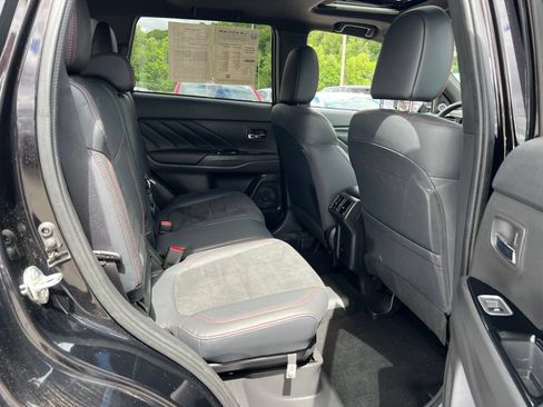 Used 2022 Mitsubishi Outlander GT AWD/4WD image 26