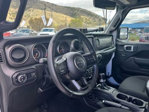 Used 2023 Jeep Gladiator Sport image 13