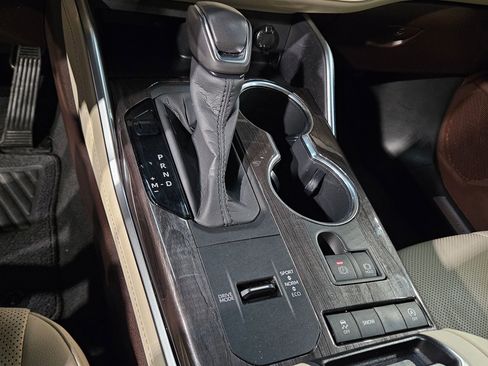 Used 2020 Toyota Highlander Limited image 34