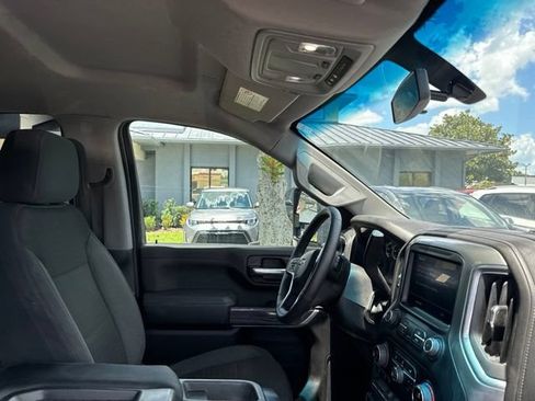 Used 2022 Chevrolet Silverado 2500 LT w/ Convenience Package AWD/4WD image 11