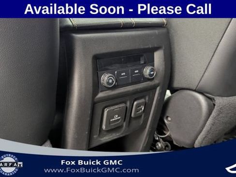 Used 2019 Chevrolet Traverse LT w/ LT Premium Package AWD/4WD image 32