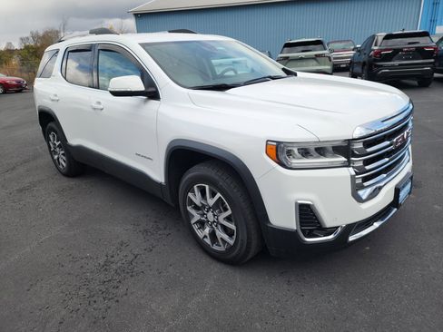 Certified 2023 GMC Acadia SLT w/ Trailering Package image 2