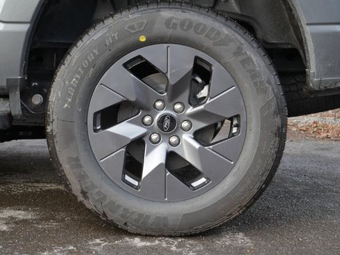 New 2025 Ford F150 Lightning Lariat image 20