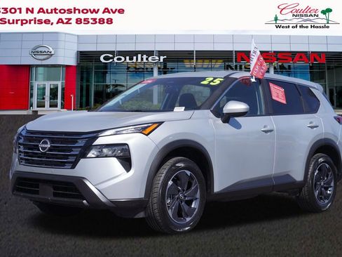 Certified 2025 Nissan Rogue SV image 1